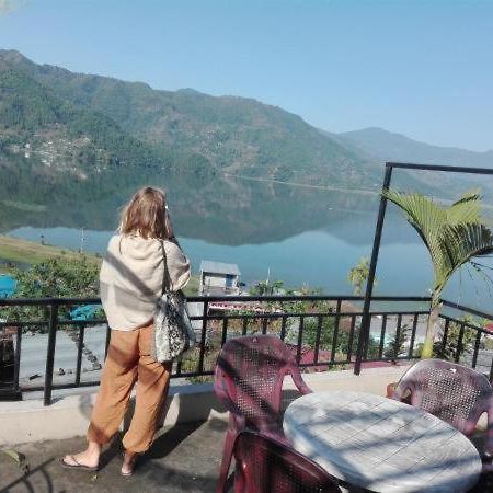 Little Pilgrim Lodge Pokhara Bagian luar foto