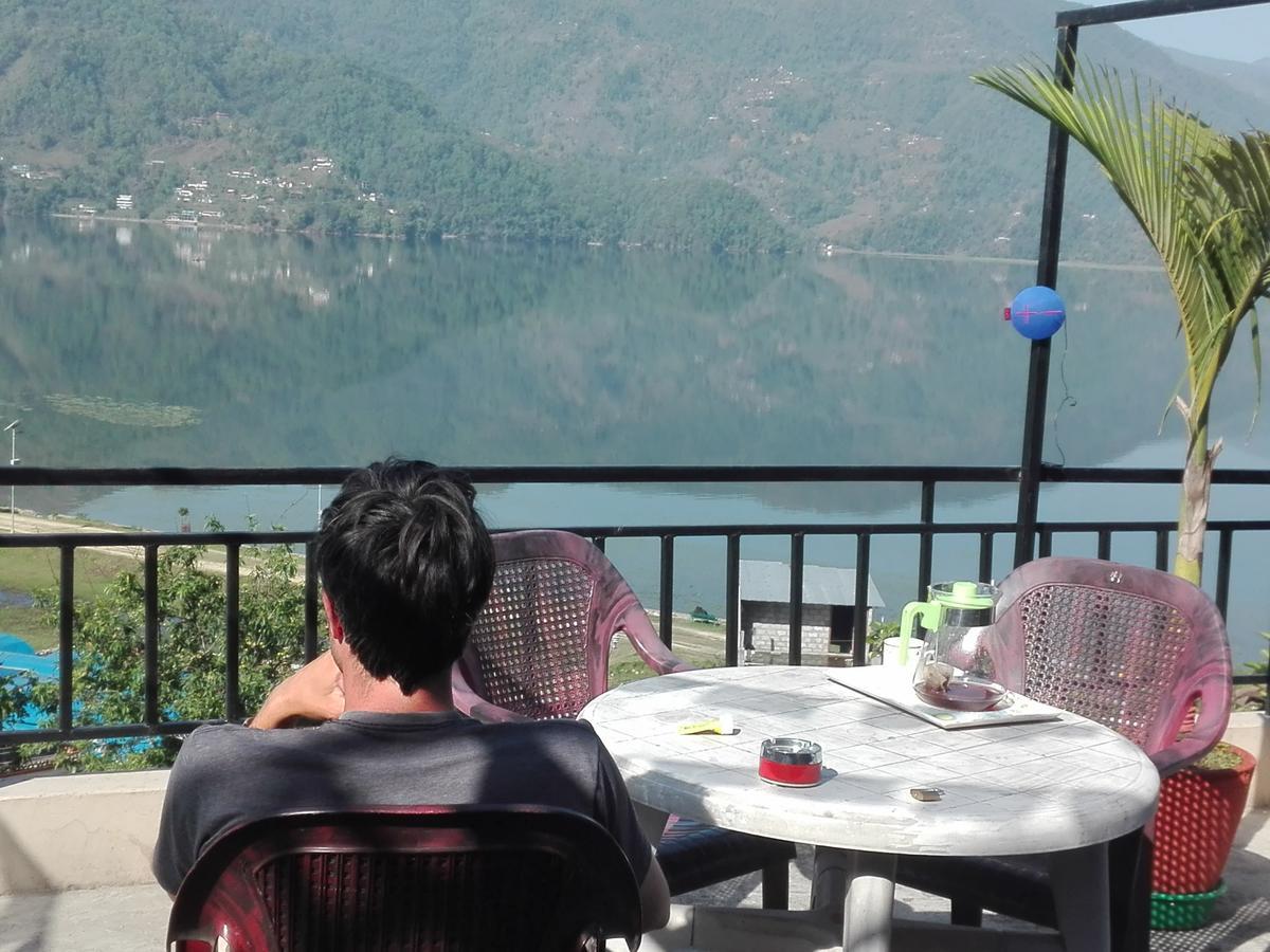Little Pilgrim Lodge Pokhara Bagian luar foto