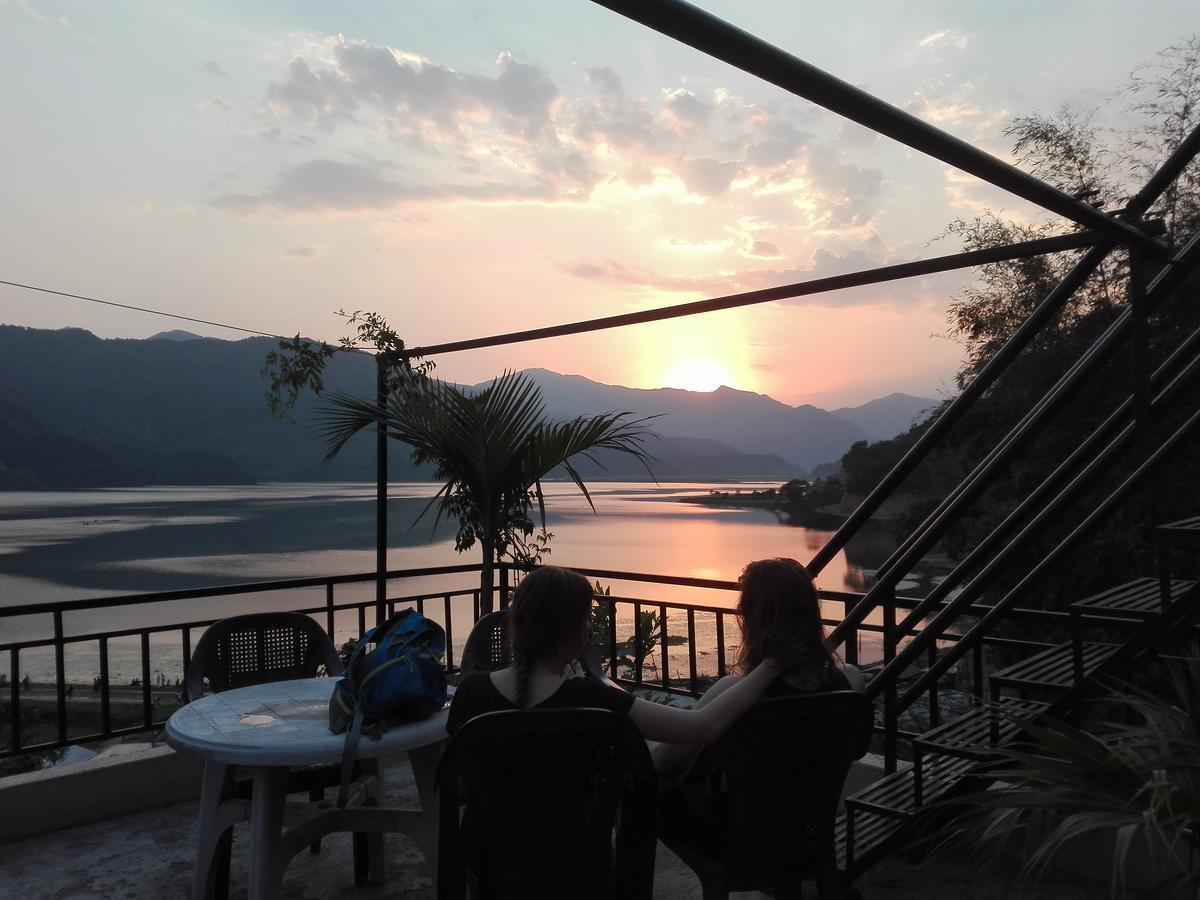 Little Pilgrim Lodge Pokhara Bagian luar foto