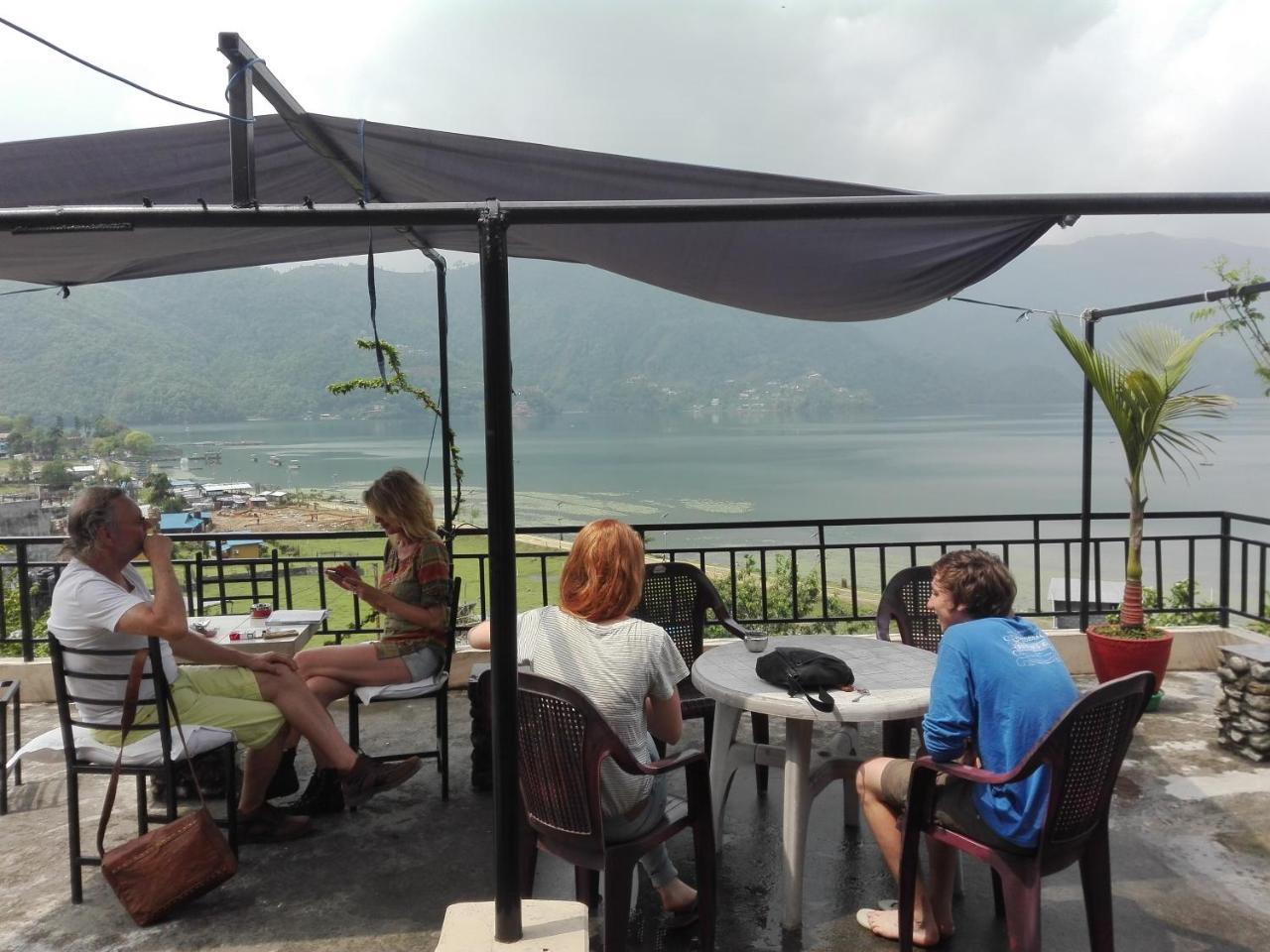 Little Pilgrim Lodge Pokhara Bagian luar foto