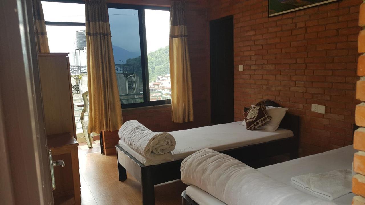 Little Pilgrim Lodge Pokhara Bagian luar foto