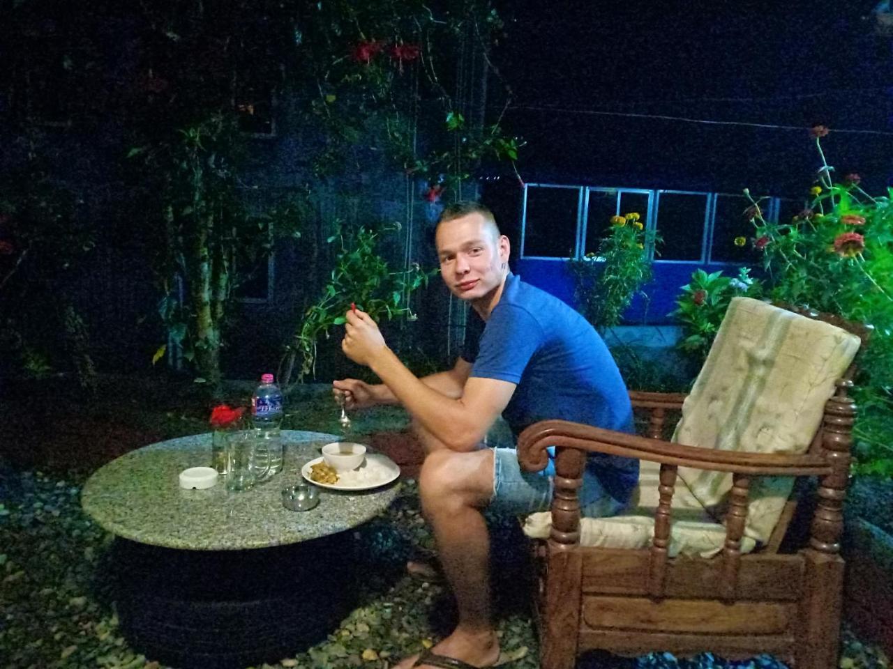 Little Pilgrim Lodge Pokhara Bagian luar foto